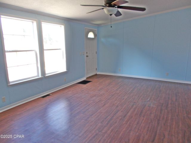 6905 Bateau Pond Lane, Grand Ridge, FL 32442