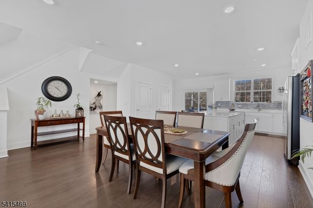 14 Coogan Ct, Morris Plains Boro, NJ 07950