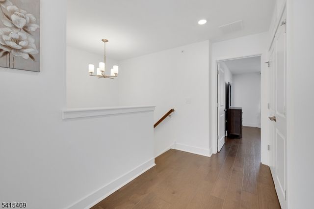 14 Coogan Ct, Morris Plains Boro, NJ 07950