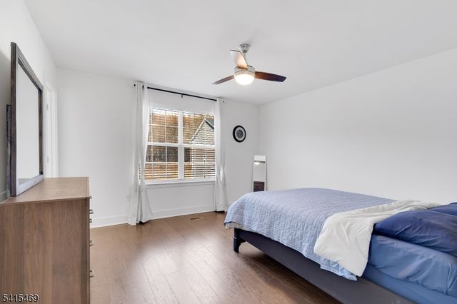 14 Coogan Ct, Morris Plains Boro, NJ 07950