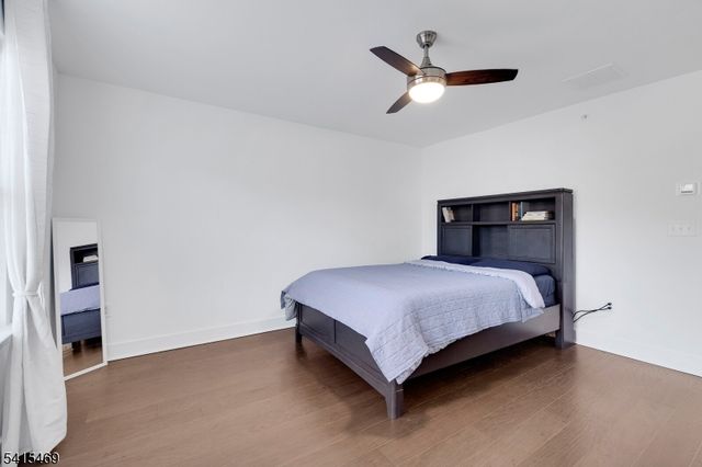 14 Coogan Ct, Morris Plains Boro, NJ 07950