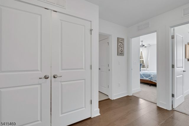 14 Coogan Ct, Morris Plains Boro, NJ 07950