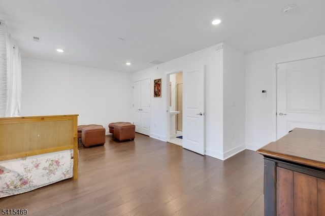 14 Coogan Ct, Morris Plains Boro, NJ 07950