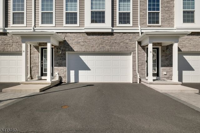 14 Coogan Ct, Morris Plains Boro, NJ 07950