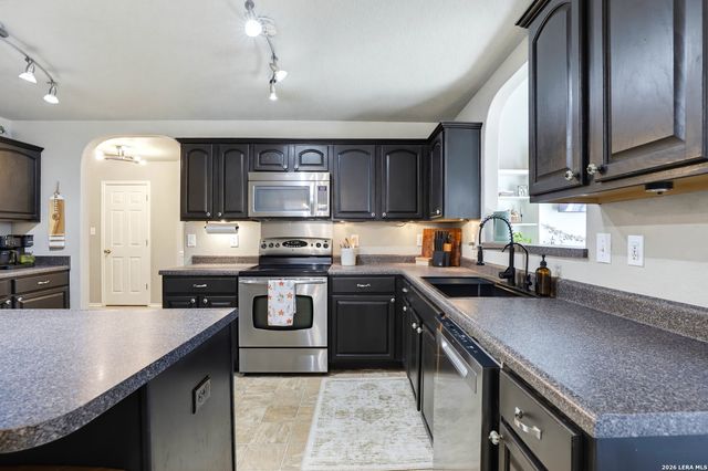 518 BANDERA CIR, New Braunfels, TX 78130