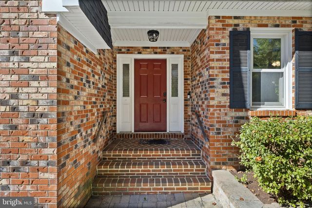 15978 COVE LN, Dumfries, VA 22025