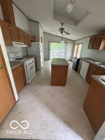 6117 Van Bibber Lake Estates, Greencastle, IN 46135