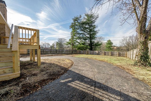 2934 Montavesta Road, Lexington, KY 40502