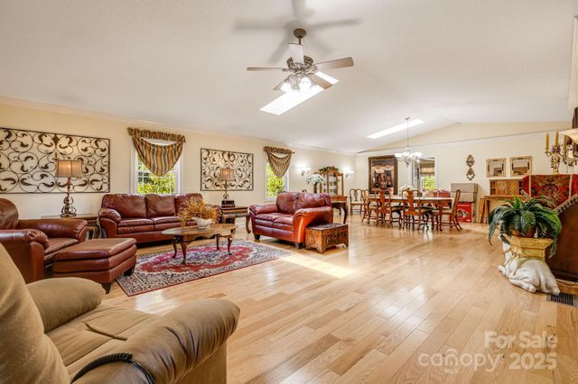 350 Old Sunset Hill Road, Hendersonville, NC 28792