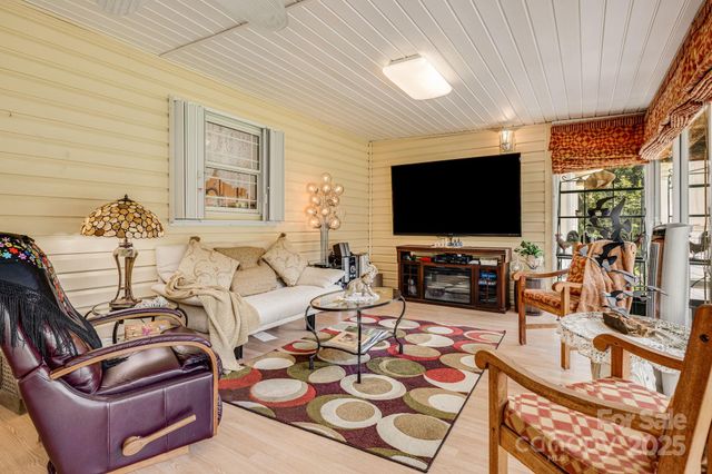 350 Old Sunset Hill Road, Hendersonville, NC 28792