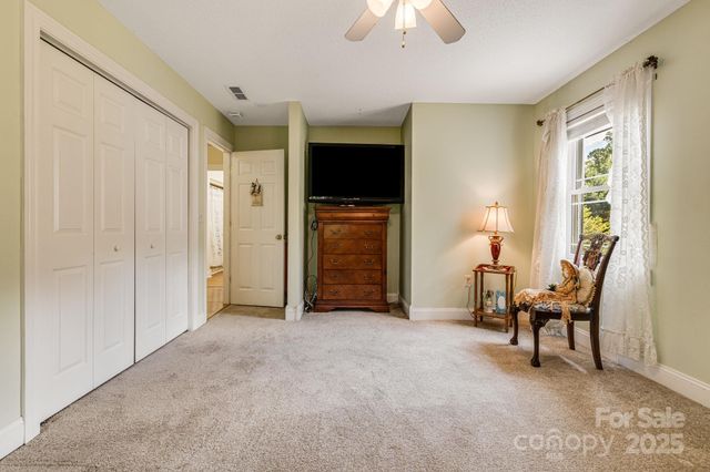 350 Old Sunset Hill Road, Hendersonville, NC 28792