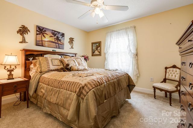 350 Old Sunset Hill Road, Hendersonville, NC 28792