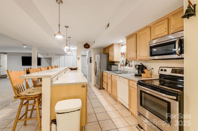 350 Old Sunset Hill Road, Hendersonville, NC 28792