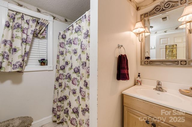 350 Old Sunset Hill Road, Hendersonville, NC 28792