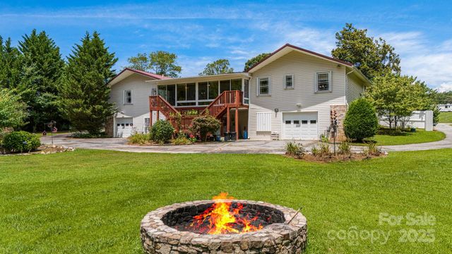 350 Old Sunset Hill Road, Hendersonville, NC 28792