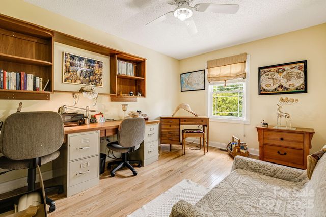 350 Old Sunset Hill Road, Hendersonville, NC 28792