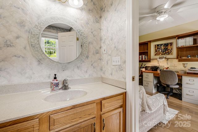 350 Old Sunset Hill Road, Hendersonville, NC 28792