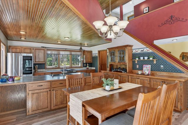 17016 N Saddle Hill Rd, Colbert, WA 99005