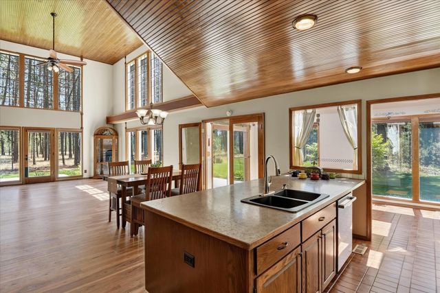 17016 N Saddle Hill Rd, Colbert, WA 99005