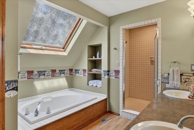 17016 N Saddle Hill Rd, Colbert, WA 99005
