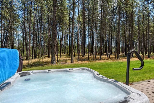 17016 N Saddle Hill Rd, Colbert, WA 99005