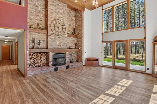 17016 N Saddle Hill Rd, Colbert, WA 99005