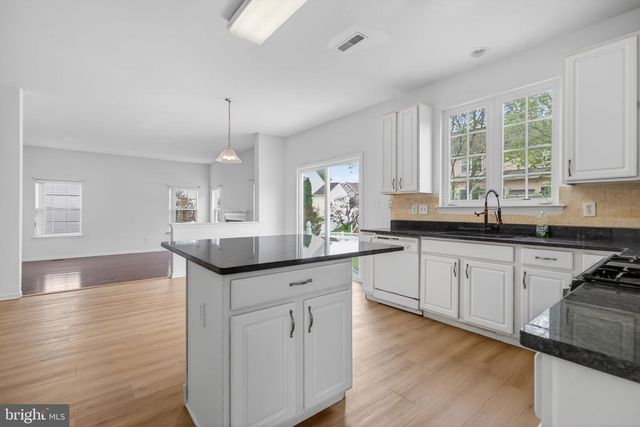 34 HILL FARM WAY, Woolwich Twp, NJ 08085