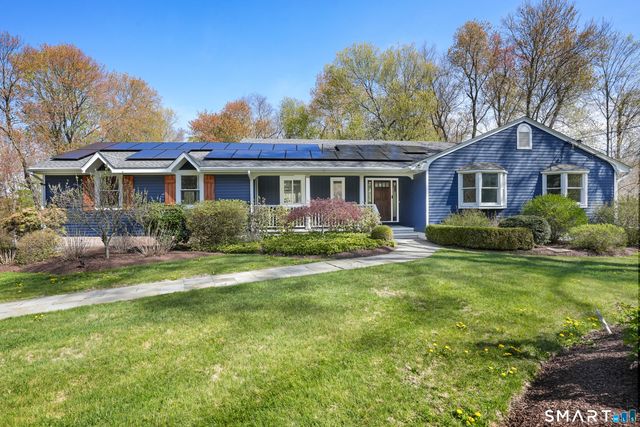 5 Spoke Drive, Woodbridge, CT 06525
