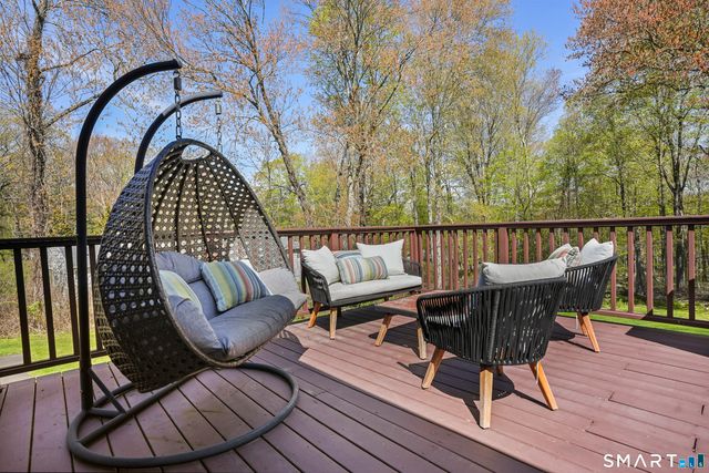 5 Spoke Drive, Woodbridge, CT 06525