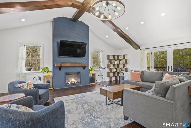 5 Spoke Drive, Woodbridge, CT 06525