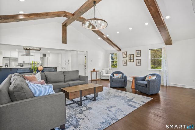 5 Spoke Drive, Woodbridge, CT 06525