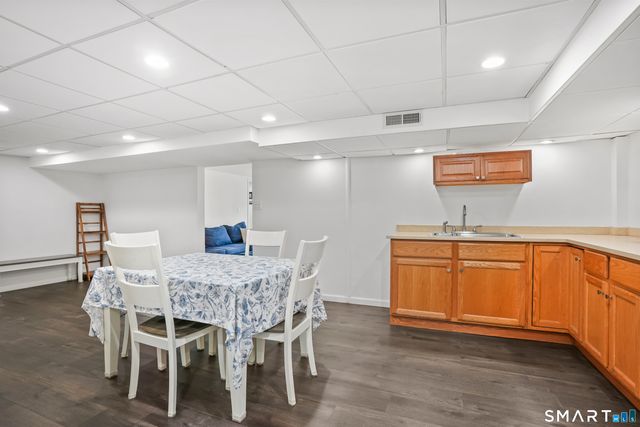 5 Spoke Drive, Woodbridge, CT 06525