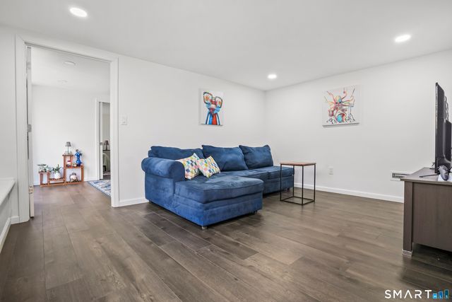 5 Spoke Drive, Woodbridge, CT 06525