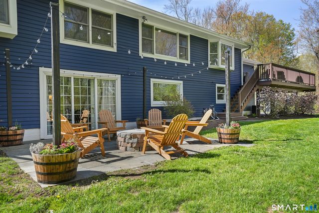 5 Spoke Drive, Woodbridge, CT 06525