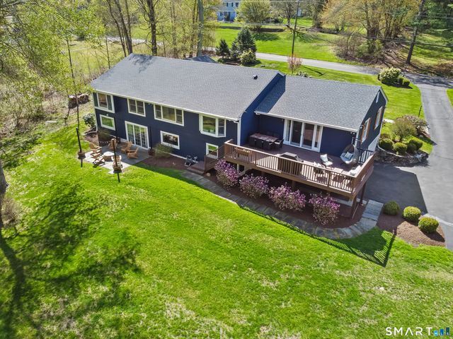 5 Spoke Drive, Woodbridge, CT 06525