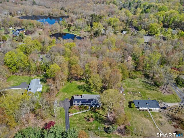5 Spoke Drive, Woodbridge, CT 06525