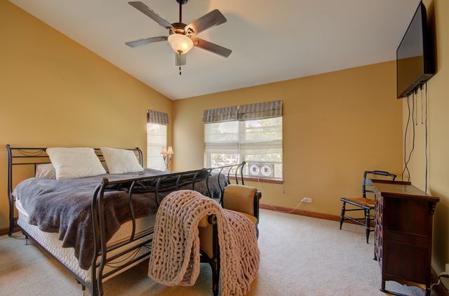 381 Chesapeake Lane, Oswego, IL 60543