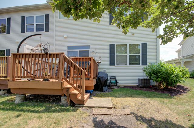 381 Chesapeake Lane, Oswego, IL 60543