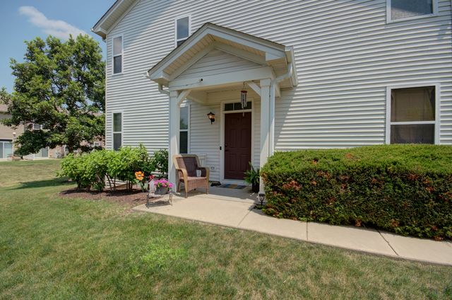 381 Chesapeake Lane, Oswego, IL 60543