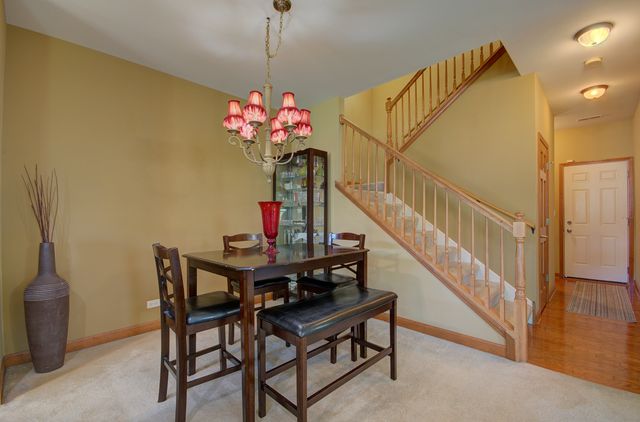 381 Chesapeake Lane, Oswego, IL 60543