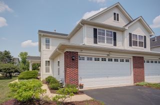 381 Chesapeake Lane, Oswego, IL 60543