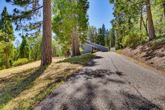 19720 Legacy Ln, Nevada City, CA 95959