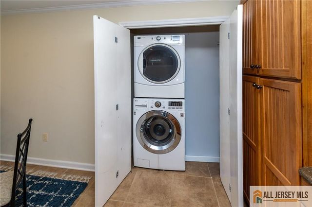 429 Edgeworth Street, Middlesex, NJ 08846