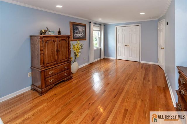 429 Edgeworth Street, Middlesex, NJ 08846