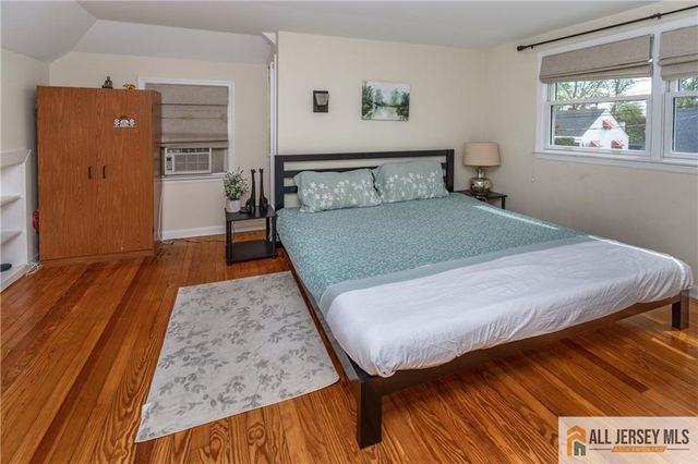 429 Edgeworth Street, Middlesex, NJ 08846