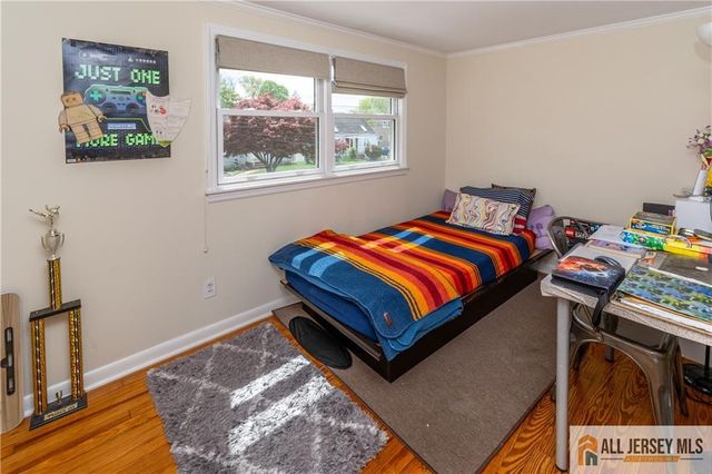 429 Edgeworth Street, Middlesex, NJ 08846