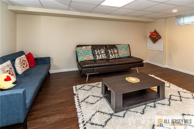 429 Edgeworth Street, Middlesex, NJ 08846