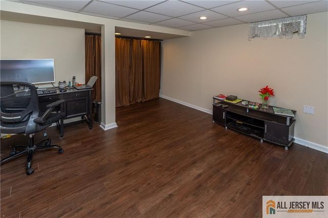 429 Edgeworth Street, Middlesex, NJ 08846