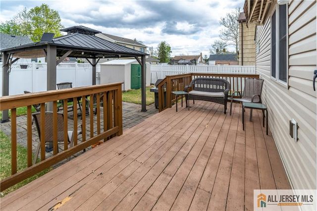 429 Edgeworth Street, Middlesex, NJ 08846