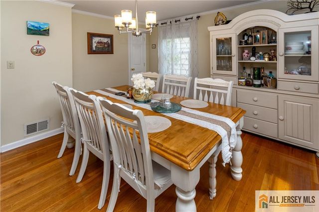 429 Edgeworth Street, Middlesex, NJ 08846